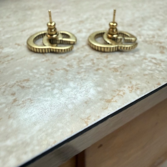 GUCCI Vintage Gold GG Monogram  Earrings - Picture 4 of 5